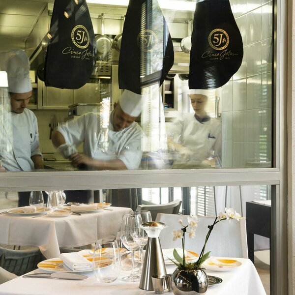 Bar by Dom Perignon